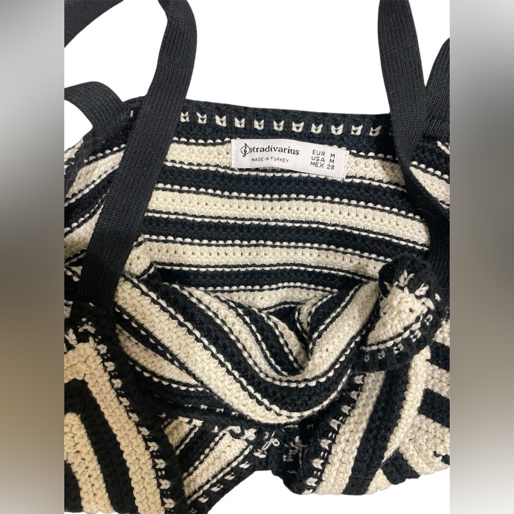 Stradivarius Black and White Striped Crop Top EUC SZ Medium made in Turkey - Picture 3 of 5